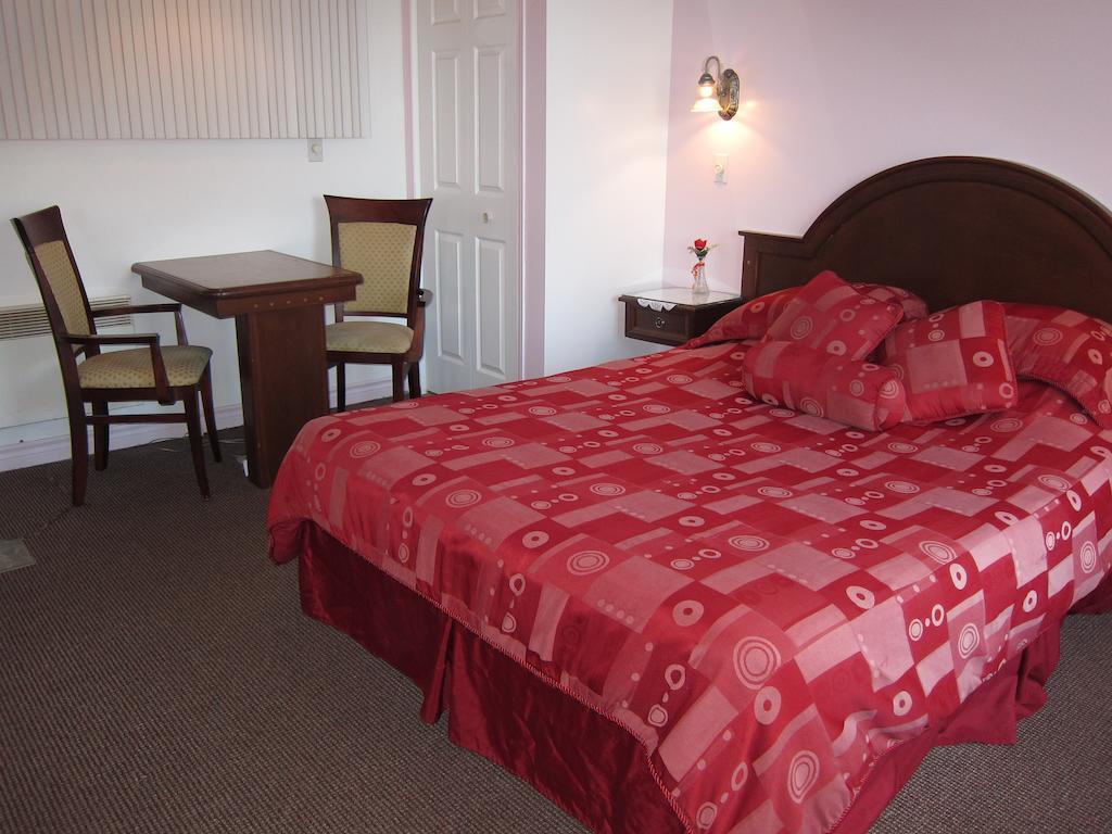 Motel Sainte Catherine Room photo
